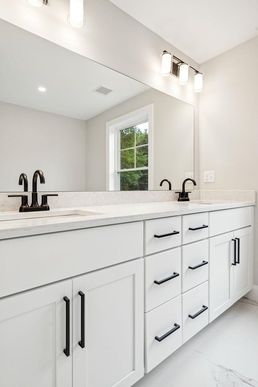 Portsmouth, New Hampshire, 03801, United States, 4 Bedrooms Bedrooms, ,2.5 BathroomsBathrooms,Residential,Forsale,2002371