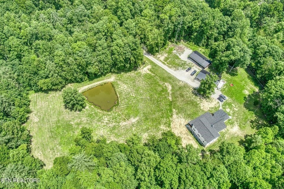 Deer Lodge, Tennessee, 37726, United States, 6 Bedrooms Bedrooms, ,2 BathroomsBathrooms,Residential,Forsale,1929820