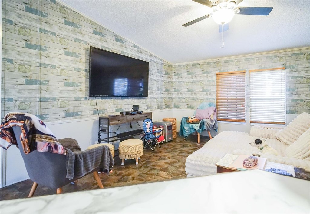 MORRISTON, Florida, 32668, United States, 4 Bedrooms Bedrooms, ,2 BathroomsBathrooms,Residential,Forsale,1994117