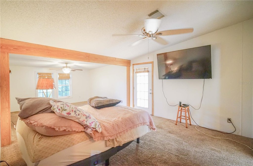 MORRISTON, Florida, 32668, United States, 4 Bedrooms Bedrooms, ,2 BathroomsBathrooms,Residential,Forsale,1994117