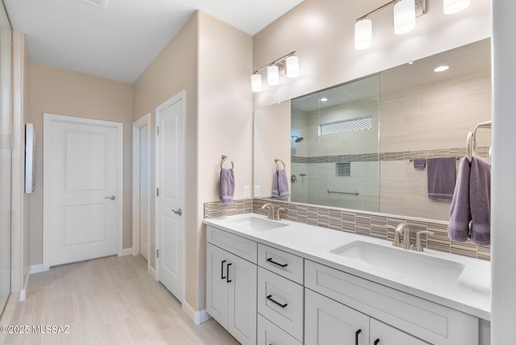 Tucson, Arizona, 85742, United States, 3 Bedrooms Bedrooms, ,2 BathroomsBathrooms,Residential,Forsale,1990091