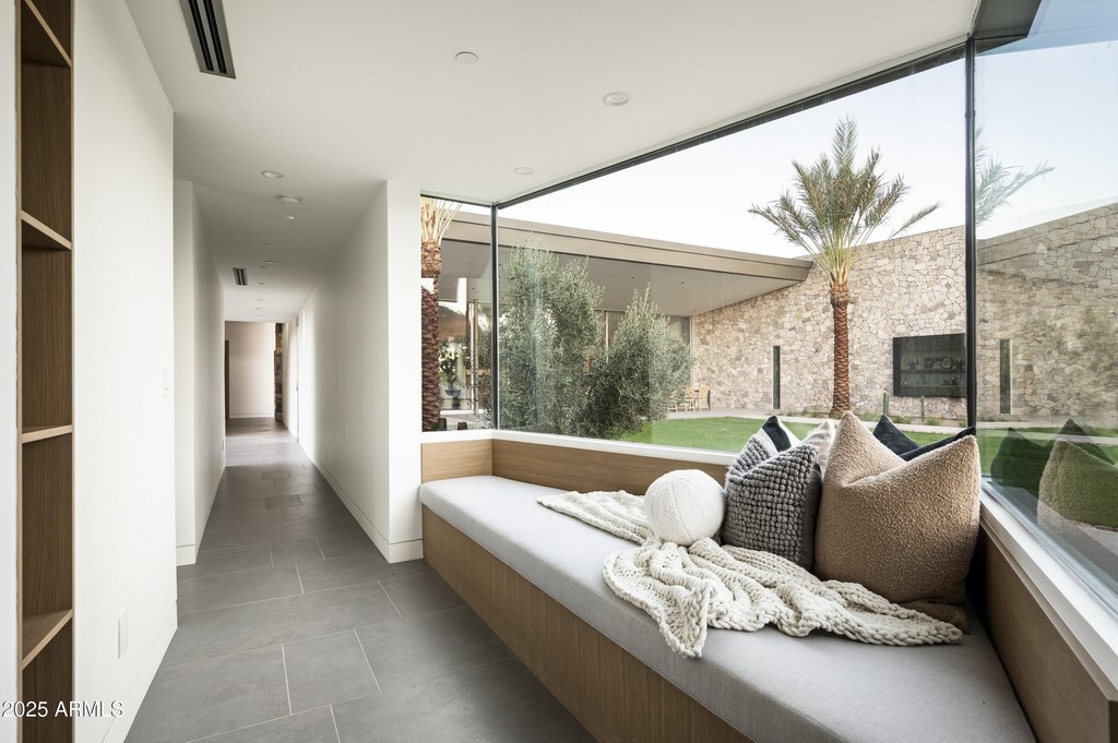 Paradise Valley, Arizona, 85253, United States, 5 Bedrooms Bedrooms, ,6 BathroomsBathrooms,Residential,Forsale,2000265