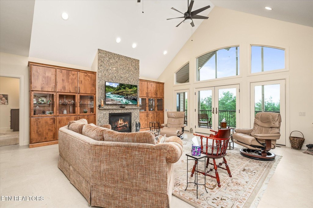 Crossville, Tennessee, 38558, United States, 4 Bedrooms Bedrooms, ,2.5 BathroomsBathrooms,Residential,Forsale,1929843