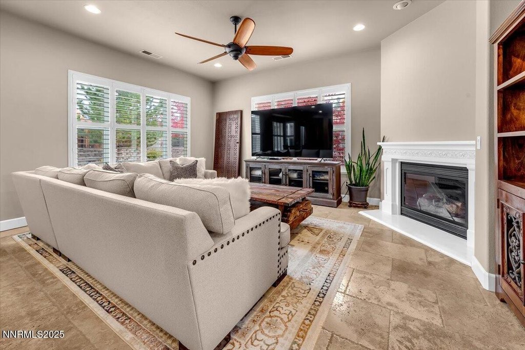 Sparks, Nevada, 89436, United States, 4 Bedrooms Bedrooms, ,3 BathroomsBathrooms,Residential,Forsale,1993789