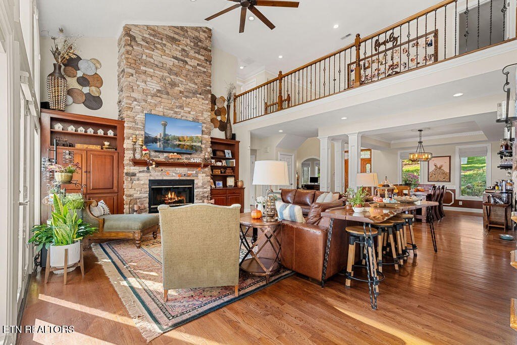 Loudon, Tennessee, 37774, United States, 4 Bedrooms Bedrooms, ,4.5 BathroomsBathrooms,Residential,Forsale,1973605