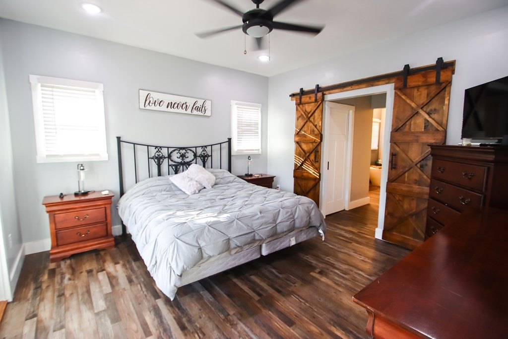 Walling, Tennessee, 38587, United States, 3 Bedrooms Bedrooms, ,2.5 BathroomsBathrooms,Residential,Forsale,1996612