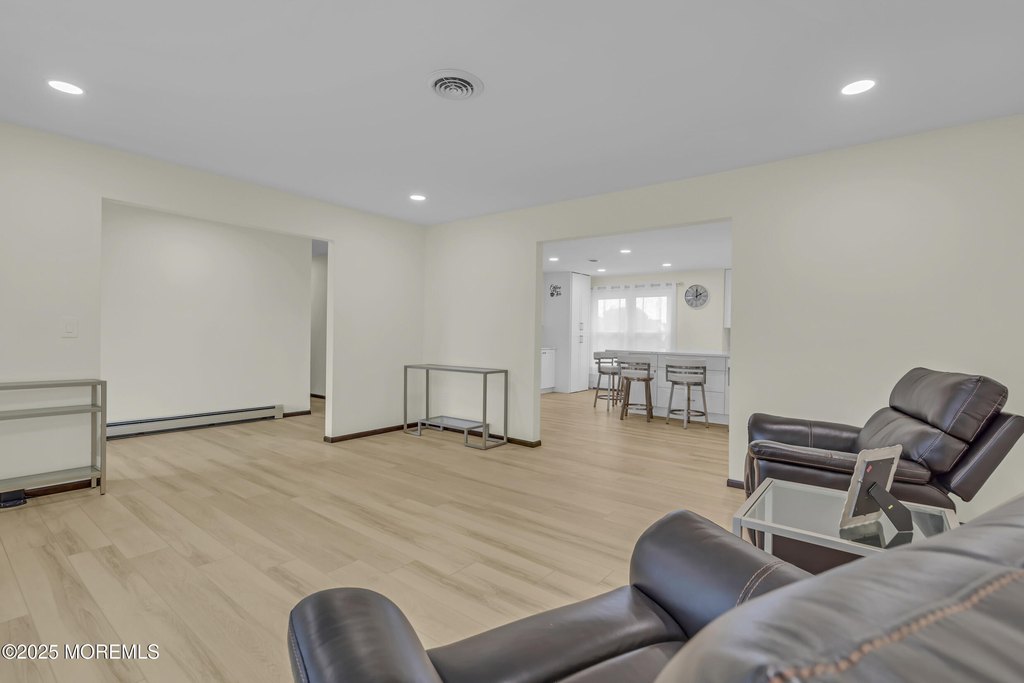 Toms River, New Jersey, 08753, United States, 3 Bedrooms Bedrooms, ,2 BathroomsBathrooms,Residential,Forsale,1994030