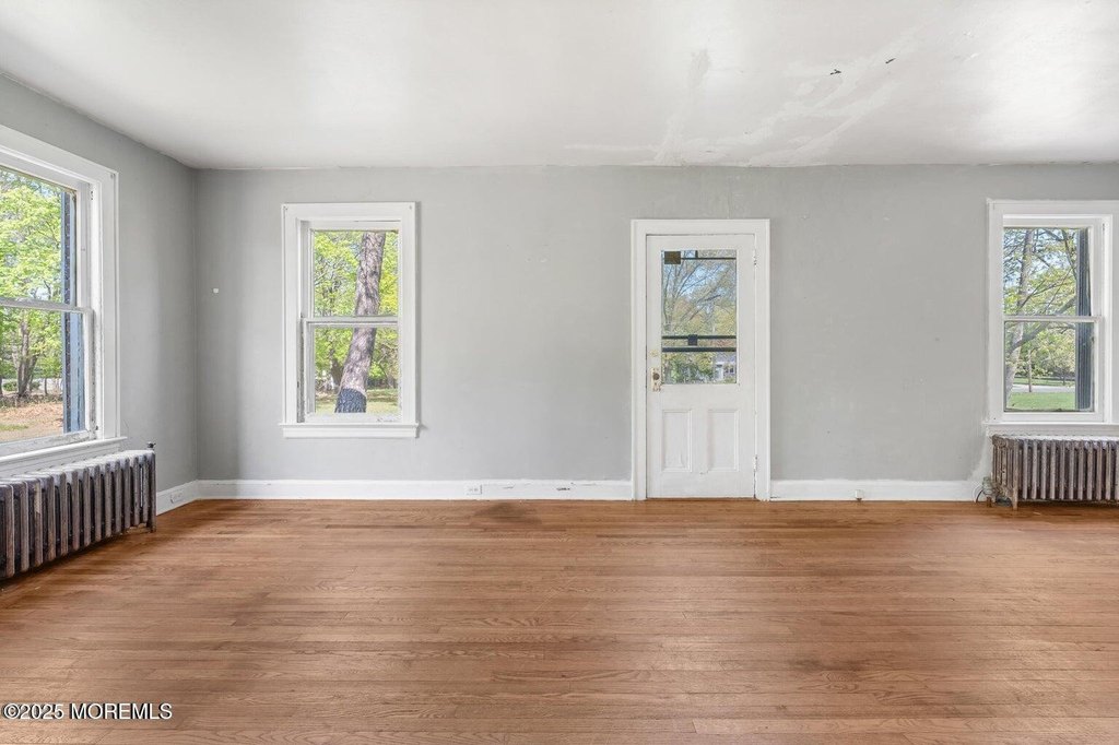 Eatontown, New Jersey, 07724, United States, 4 Bedrooms Bedrooms, ,2 BathroomsBathrooms,Residential,Forsale,1984569