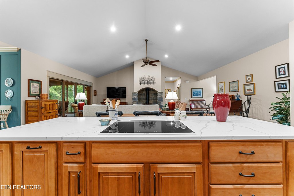 Crossville, Tennessee, 38558, United States, 4 Bedrooms Bedrooms, ,3 BathroomsBathrooms,Residential,Forsale,1952849