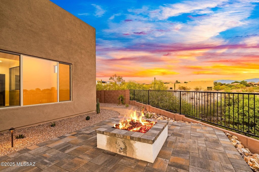 Tucson, Arizona, 85750, United States, 3 Bedrooms Bedrooms, ,3.5 BathroomsBathrooms,Residential,Forsale,1990097