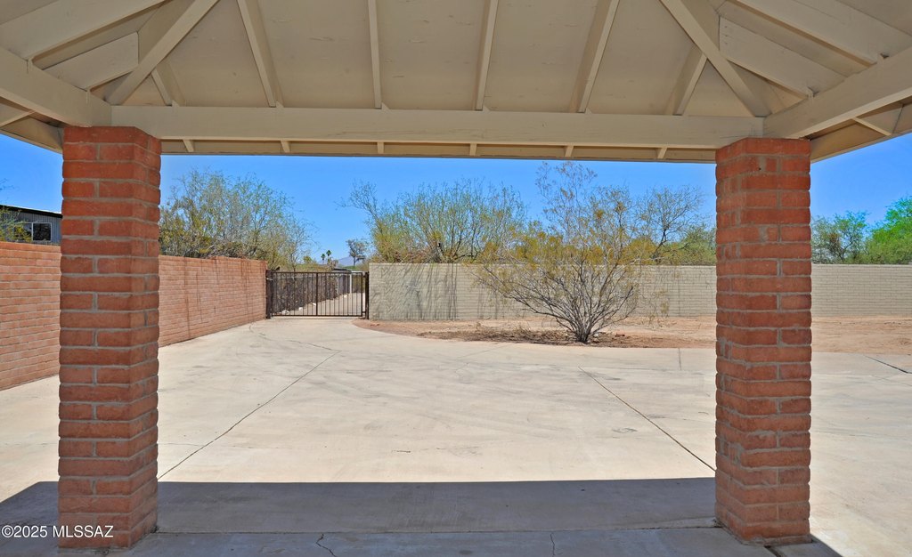 Tucson, Arizona, 85719, United States, 4 Bedrooms Bedrooms, ,5 BathroomsBathrooms,Residential,Forsale,1990105