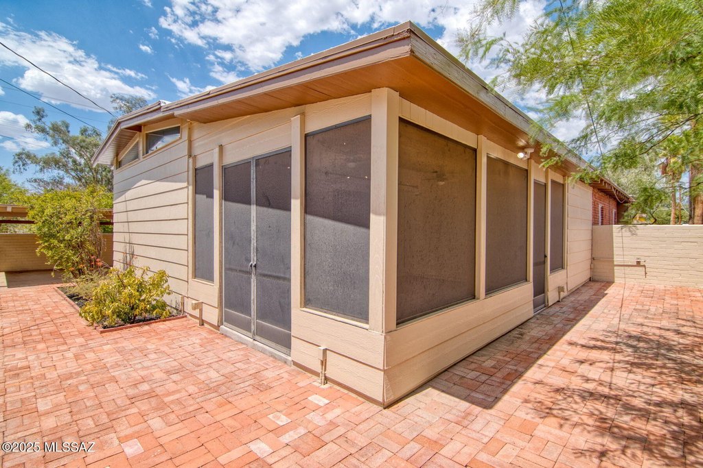 Tucson, Arizona, 85711, United States, 4 Bedrooms Bedrooms, ,2 BathroomsBathrooms,Residential,Forsale,1990103