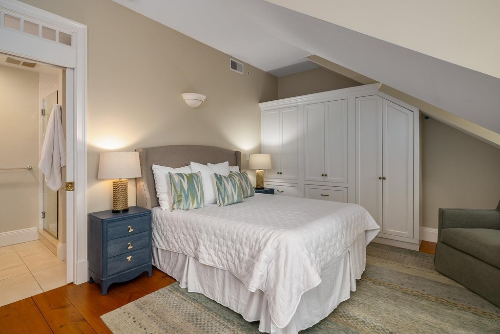 Portsmouth, New Hampshire, 03801, United States, 8 Bedrooms Bedrooms, ,8.5 BathroomsBathrooms,Residential,Forsale,2002395