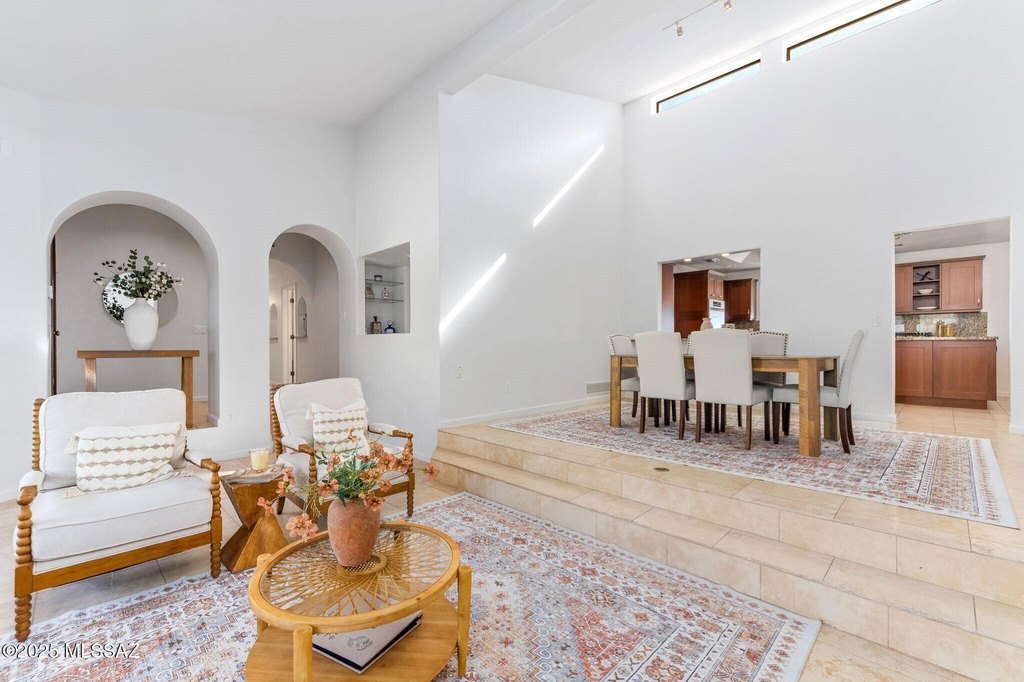 Tucson, Arizona, 85718, United States, 4 Bedrooms Bedrooms, ,3 BathroomsBathrooms,Residential,Forsale,1990373