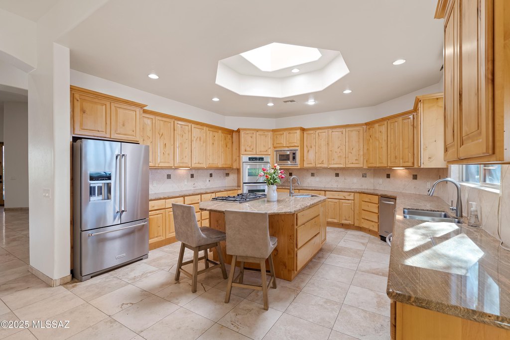 Tucson, Arizona, 85755, United States, 4 Bedrooms Bedrooms, ,5.5 BathroomsBathrooms,Residential,Forsale,1990104