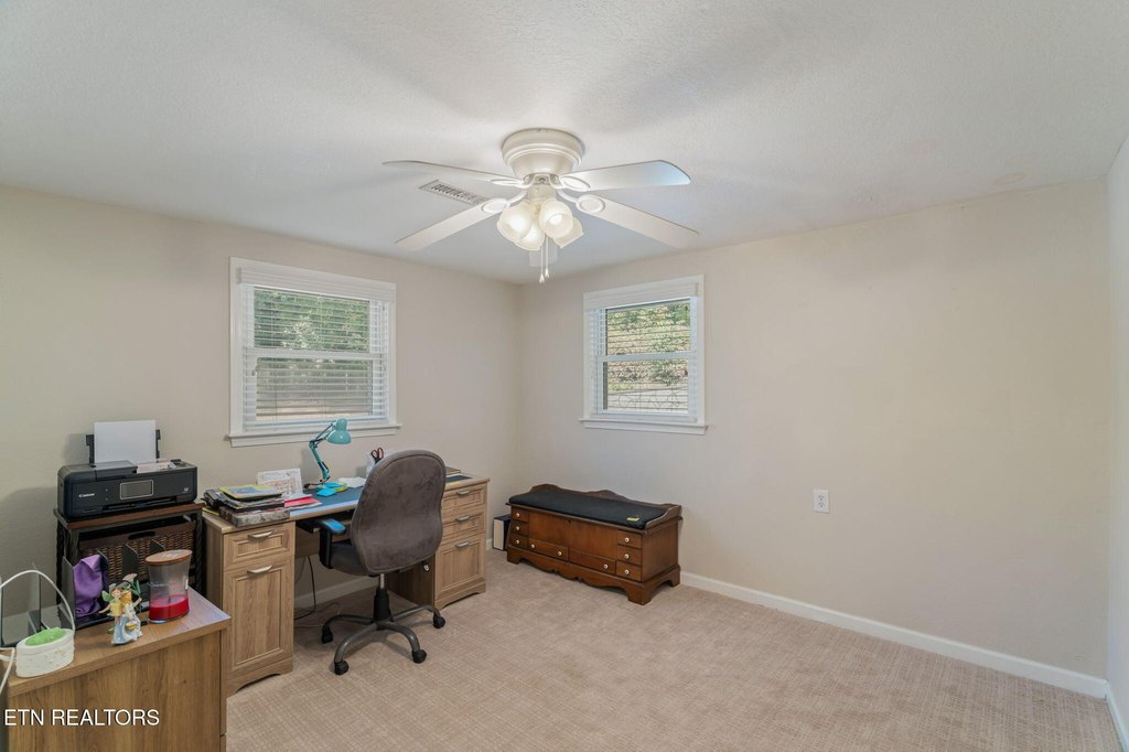 Lenoir City, Tennessee, 37772, United States, 3 Bedrooms Bedrooms, ,3 BathroomsBathrooms,Residential,Forsale,1973613