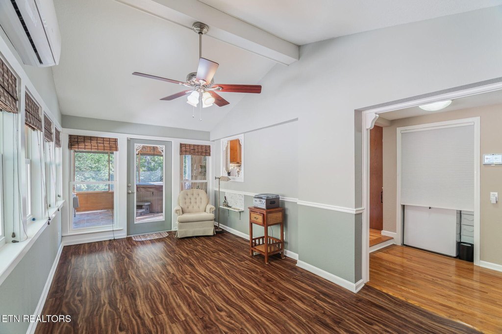 Lenoir City, Tennessee, 37772, United States, 3 Bedrooms Bedrooms, ,3 BathroomsBathrooms,Residential,Forsale,1973613