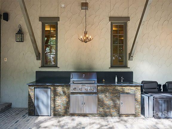 Asheville, North Carolina, 28803, United States, 4 Bedrooms Bedrooms, ,4 BathroomsBathrooms,Residential,Forsale,1986012