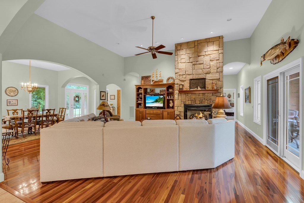 SPARTA, Tennessee, 38583, United States, 3 Bedrooms Bedrooms, ,3.5 BathroomsBathrooms,Residential,Forsale,1929832