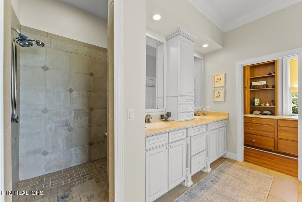 Pikeville, Tennessee, 37367, United States, 4 Bedrooms Bedrooms, ,3.5 BathroomsBathrooms,Residential,Forsale,1886011