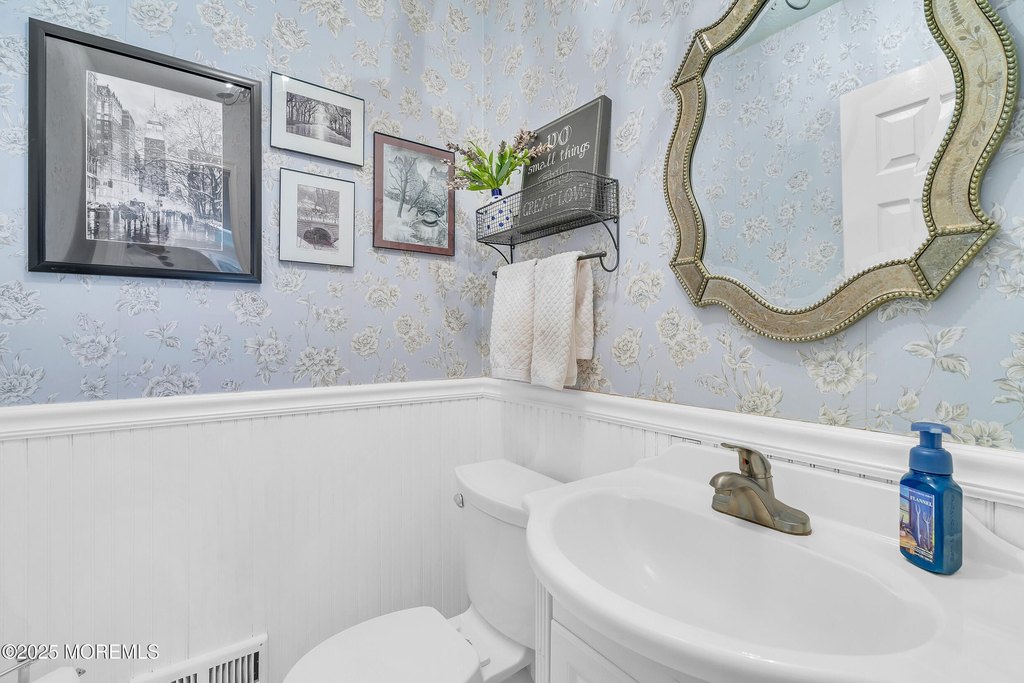 Toms River, New Jersey, 08755, United States, 3 Bedrooms Bedrooms, ,1.5 BathroomsBathrooms,Residential,Forsale,1994033