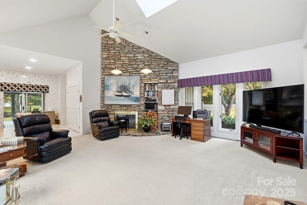 Lake Wylie, South Carolina, 29710, United States, 4 Bedrooms Bedrooms, ,4.5 BathroomsBathrooms,Residential,Forsale,2004559