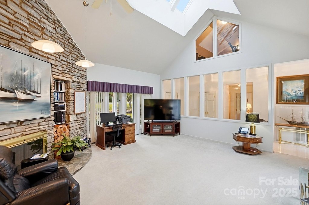 Lake Wylie, South Carolina, 29710, United States, 4 Bedrooms Bedrooms, ,4.5 BathroomsBathrooms,Residential,Forsale,2004559