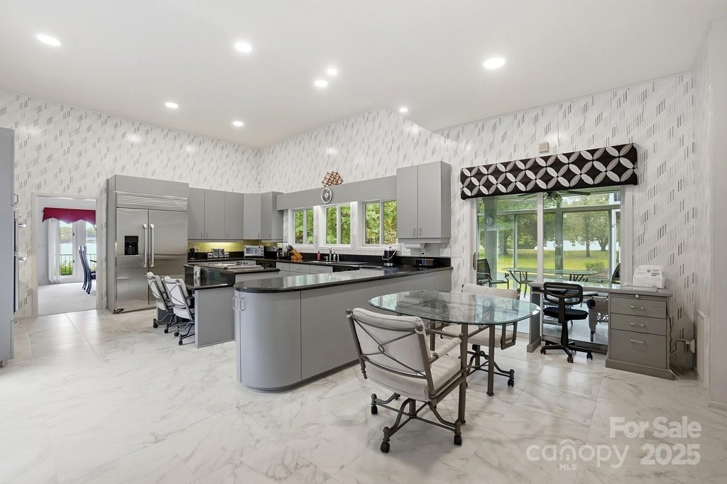 Lake Wylie, South Carolina, 29710, United States, 4 Bedrooms Bedrooms, ,4.5 BathroomsBathrooms,Residential,Forsale,2004559