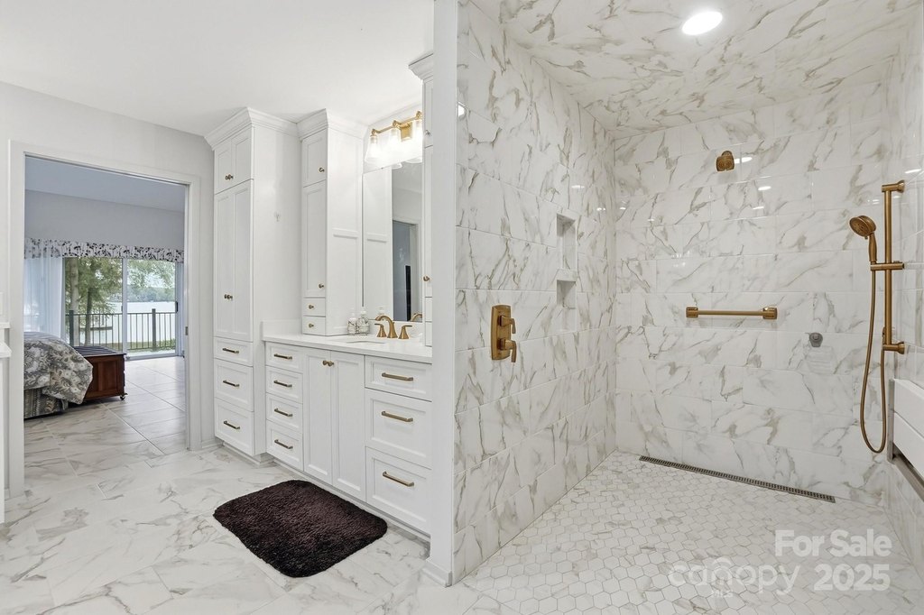 Lake Wylie, South Carolina, 29710, United States, 4 Bedrooms Bedrooms, ,4.5 BathroomsBathrooms,Residential,Forsale,2004559