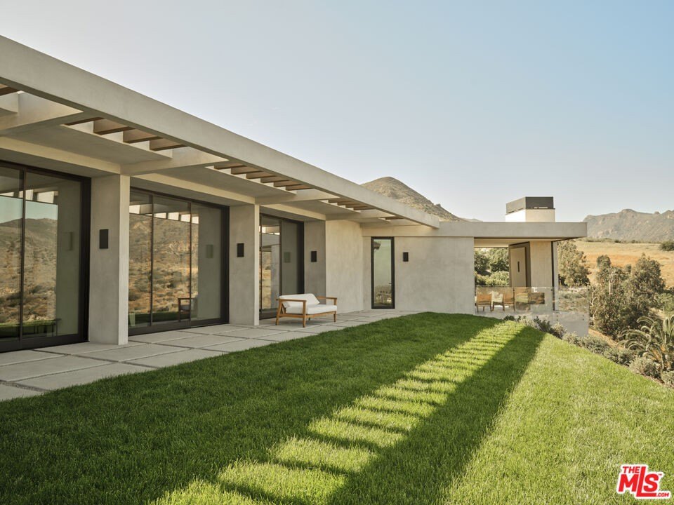 Malibu, California, 90265, United States, 4 Bedrooms Bedrooms, ,3.5 BathroomsBathrooms,Residential,Forsale,1922134