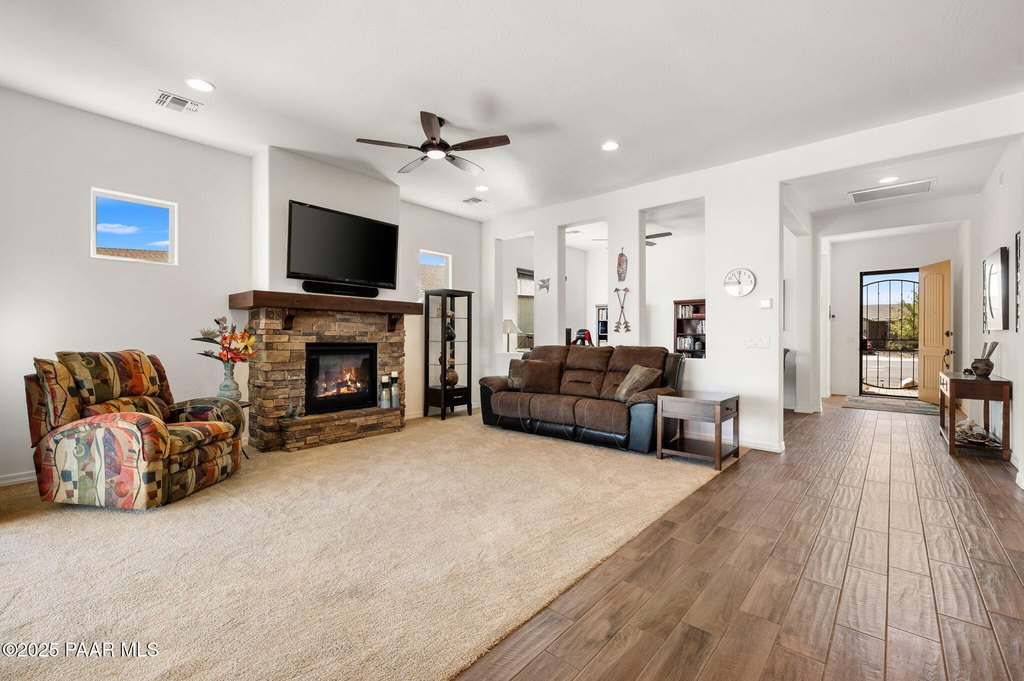 Prescott Valley, Arizona, 86315, United States, 3 Bedrooms Bedrooms, ,2 BathroomsBathrooms,Residential,Forsale,1994049