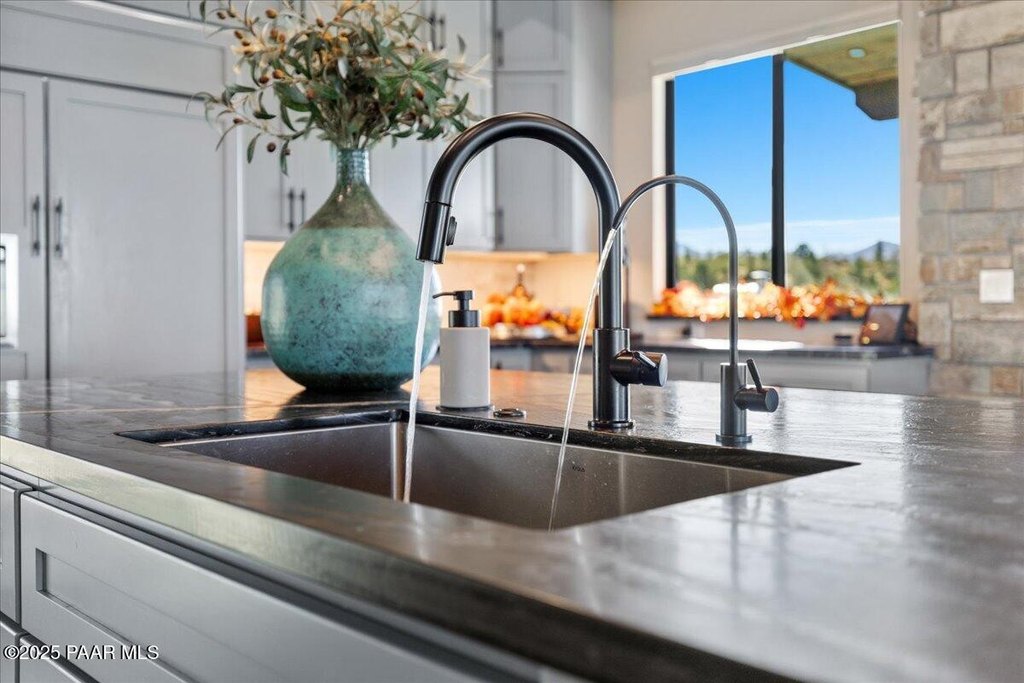 Prescott, Arizona, 86305, United States, 5 Bedrooms Bedrooms, ,5.5 BathroomsBathrooms,Residential,Forsale,1994068