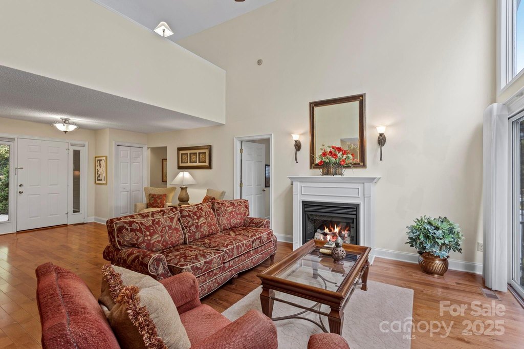 Flat Rock, North Carolina, 28731, United States, 4 Bedrooms Bedrooms, ,4 BathroomsBathrooms,Residential,Forsale,1985994