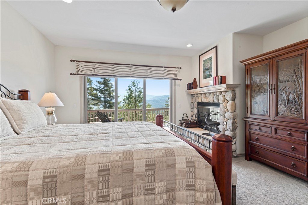 Lake Arrowhead, California, 92352, United States, 4 Bedrooms Bedrooms, ,2.5 BathroomsBathrooms,Residential,Forsale,1946613