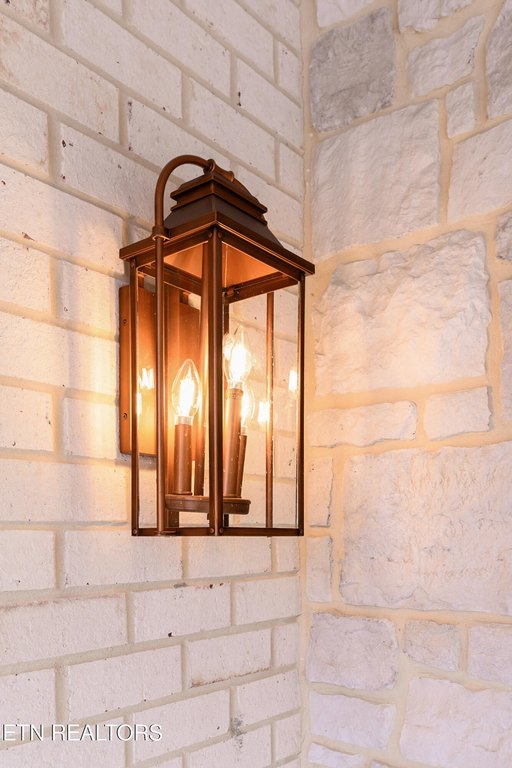 Clinton, Tennessee, 37716, United States, 3 Bedrooms Bedrooms, ,2 BathroomsBathrooms,Residential,Forsale,1999453