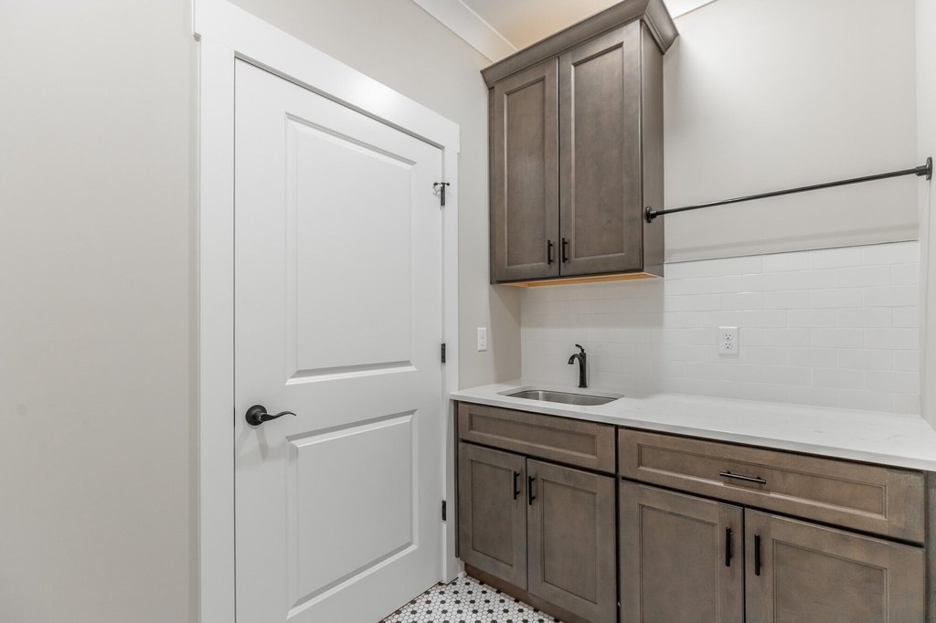 Harrison, Tennessee, 37341, United States, 3 Bedrooms Bedrooms, ,2.5 BathroomsBathrooms,Residential,Forsale,1995326