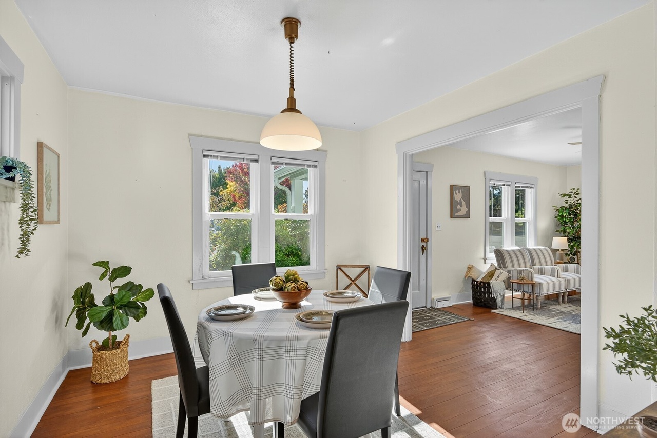 Anacortes, Washington, 98221, United States, 3 Bedrooms Bedrooms, ,2 BathroomsBathrooms,Residential,Forsale,1990712