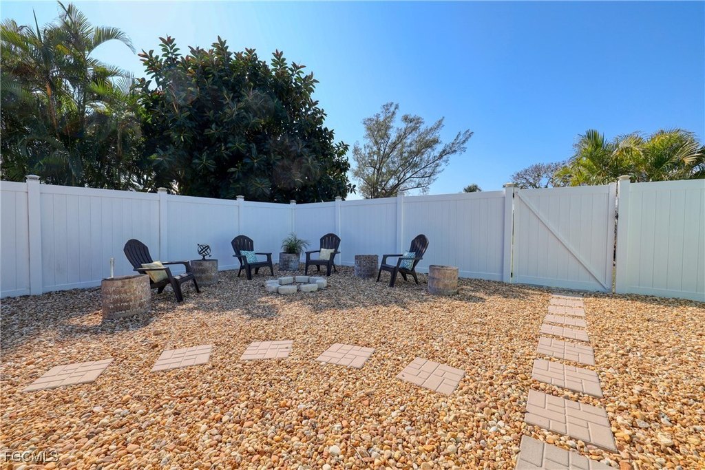 Fort Myers, Florida, 33908, United States, 2 Bedrooms Bedrooms, ,1.5 BathroomsBathrooms,Residential,Forsale,1998627