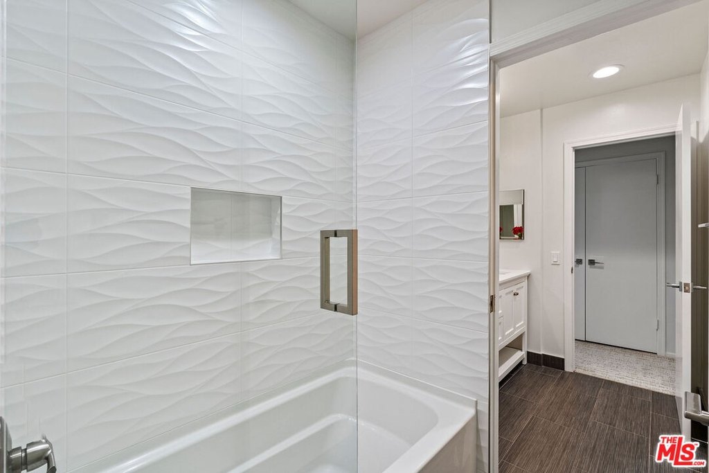 Malibu, California, 90265, United States, 4 Bedrooms Bedrooms, ,3 BathroomsBathrooms,Residential,Forsale,2001430