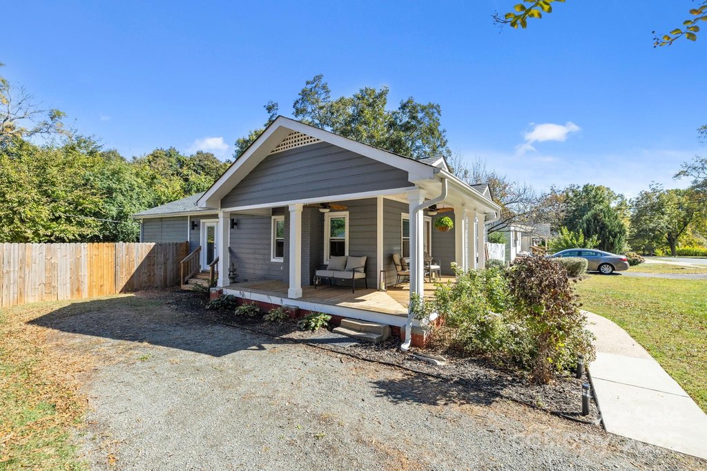 Charlotte, North Carolina, 28205, United States, 2 Bedrooms Bedrooms, ,2 BathroomsBathrooms,Residential,Forsale,2004560