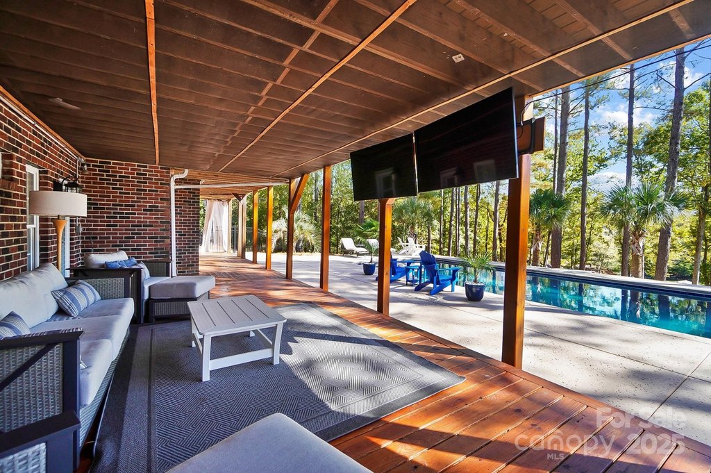 York, South Carolina, 29745, United States, 5 Bedrooms Bedrooms, ,4.5 BathroomsBathrooms,Residential,Forsale,2004558