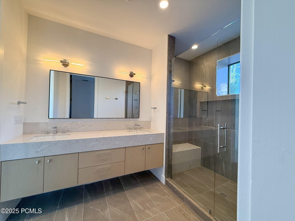 Hideout, Utah, 84036, United States, 5 Bedrooms Bedrooms, ,4.5 BathroomsBathrooms,Residential,Forsale,2004200