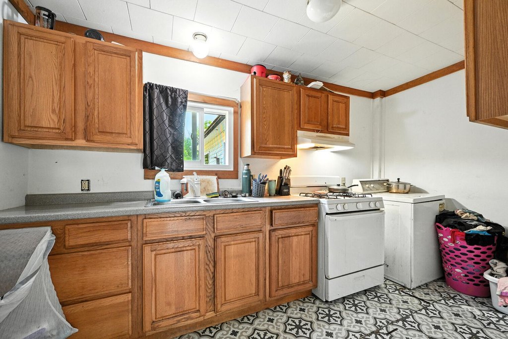 New Portland, Maine, 04961, United States, 13 Bedrooms Bedrooms, ,5.5 BathroomsBathrooms,Residential,Forsale,2010630