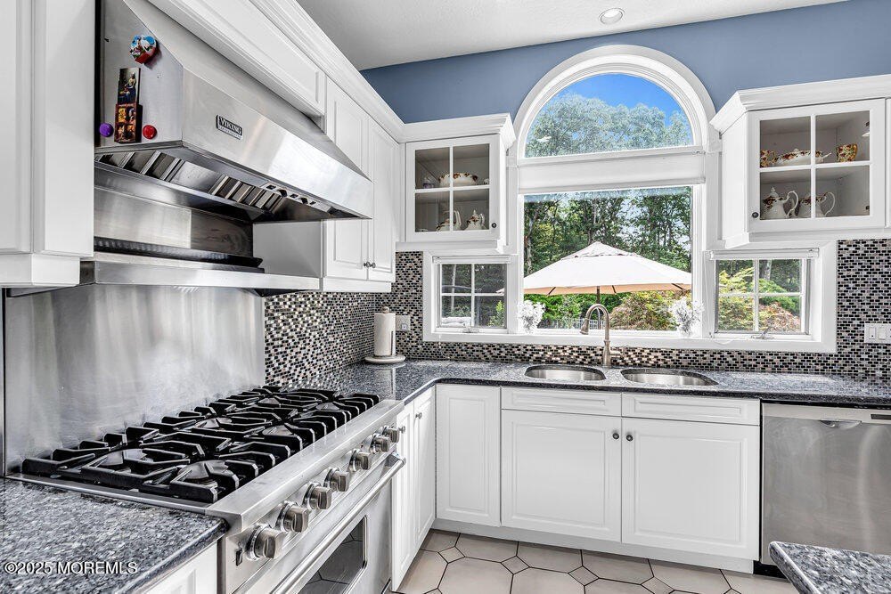 Wall, New Jersey, 07719, United States, 5 Bedrooms Bedrooms, ,5.5 BathroomsBathrooms,Residential,Forsale,1972303