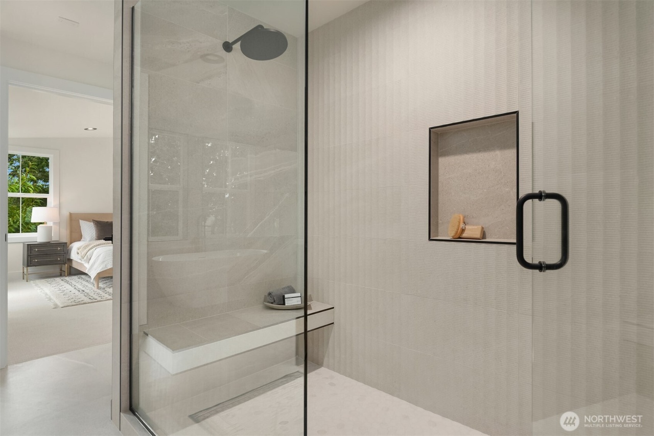 Kirkland, Washington, 98033, United States, 5 Bedrooms Bedrooms, ,4 BathroomsBathrooms,Residential,Forsale,1990717