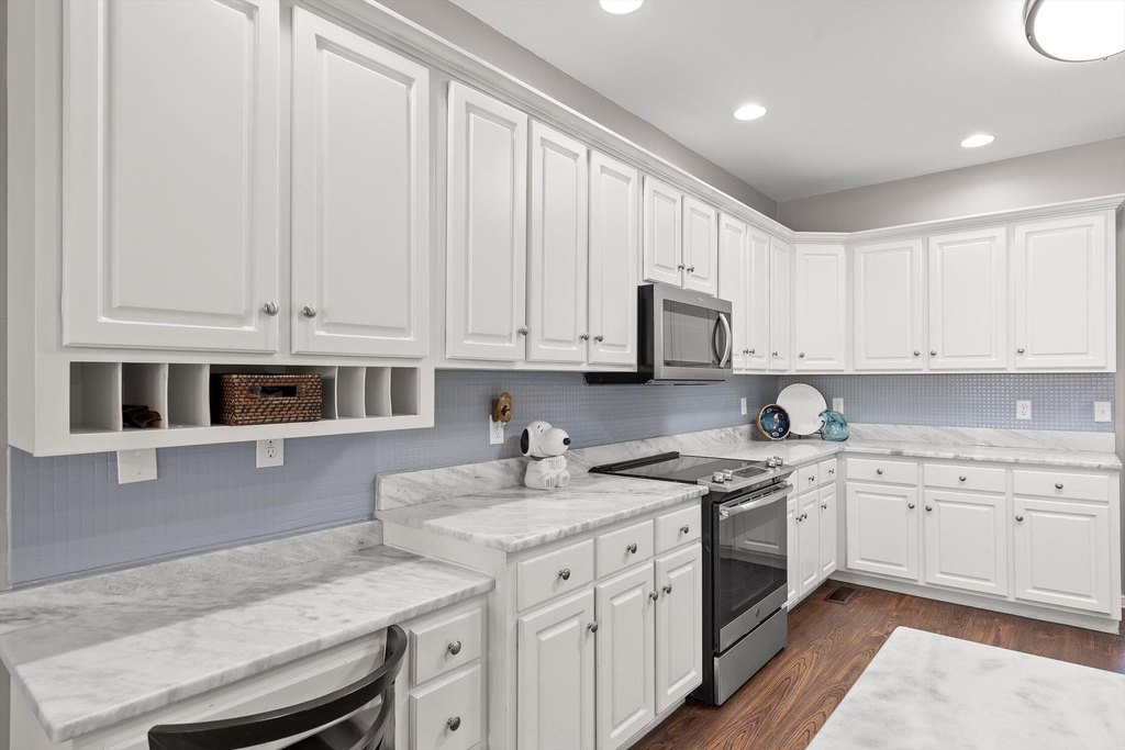 Signal Mountain, Tennessee, 37377, United States, 5 Bedrooms Bedrooms, ,3 BathroomsBathrooms,Residential,Forsale,2004663