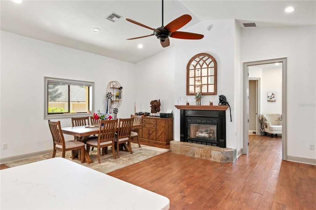 REDDICK, Florida, 32686, United States, 2 Bedrooms Bedrooms, ,2 BathroomsBathrooms,Residential,Forsale,1994135