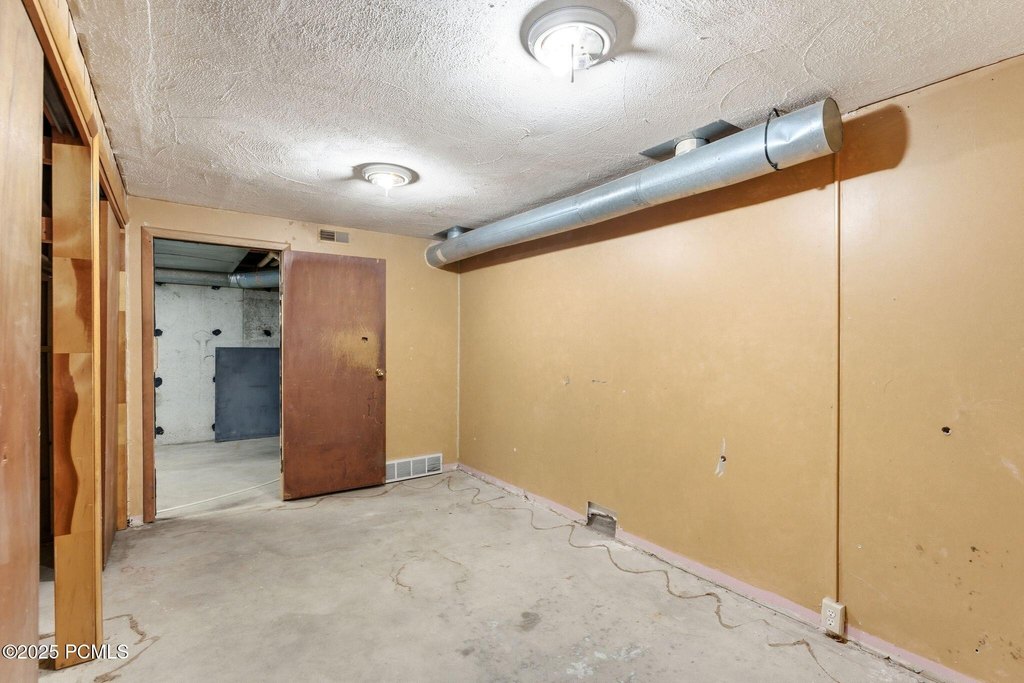 Park City, Utah, 84098, United States, 2 Bedrooms Bedrooms, ,1 BathroomBathrooms,Residential,Forsale,2004730