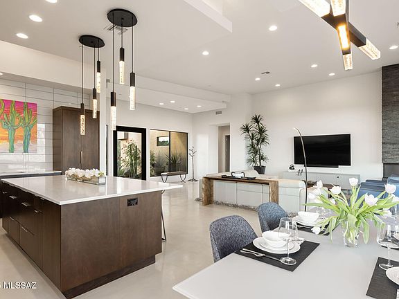 Oro Valley, Arizona, 85755, United States, 3 Bedrooms Bedrooms, ,4 BathroomsBathrooms,Residential,Forsale,1990102