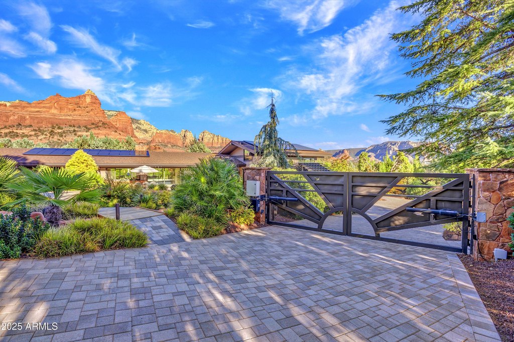 Sedona, Arizona, 86336, United States, 3 Bedrooms Bedrooms, ,3 BathroomsBathrooms,Residential,Forsale,2004617